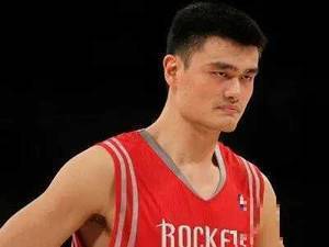 细腻的手感!欣赏姚明在NBA练习左右手勾手
