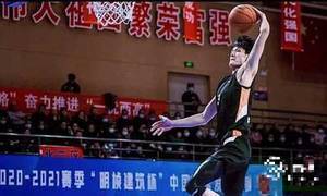 曾凡博：已完成CBA注册手续，将加盟NBA发展联盟点燃队