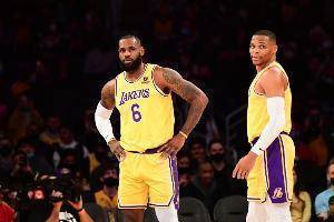 卢：湖人可能排出了NBA最多的首发阵容 他们正在搞清楚该怎么做