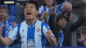 武磊握拳怒吼发泄庆祝！！Goooooooooooooooooal