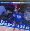 这笑声让我也不厚道的笑了！🤣登哥这是一屁股把凳子坐塌了么？